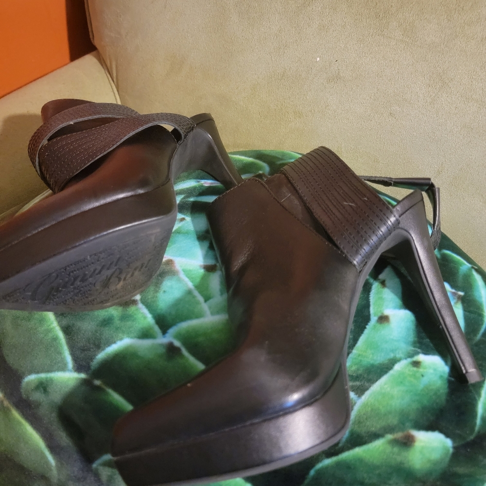 Black Leather Gianni Bini